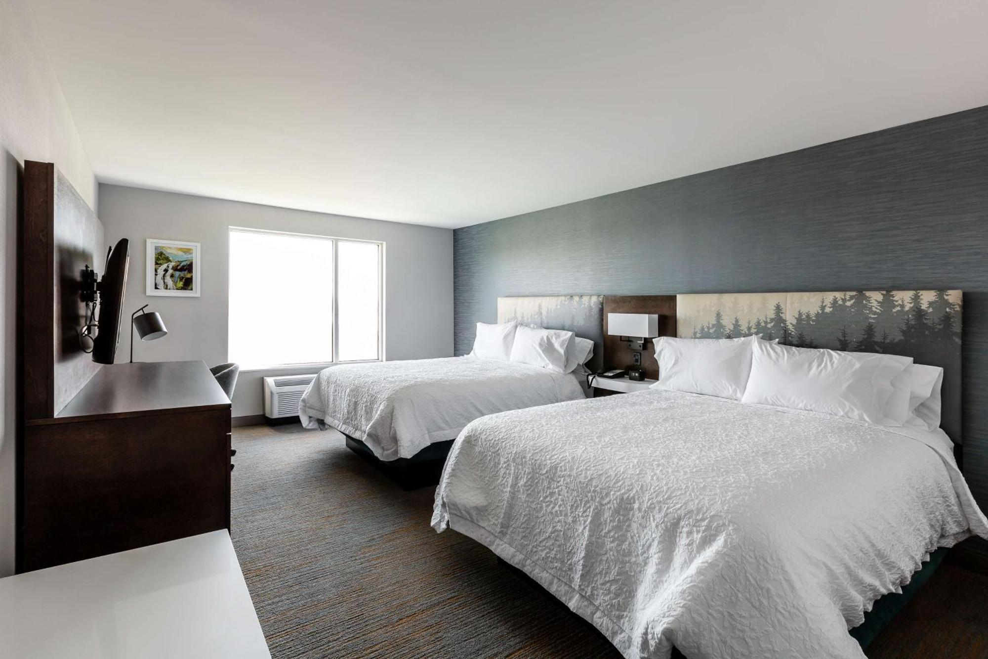 Queen Room Two Queen Beds Non-Smoking